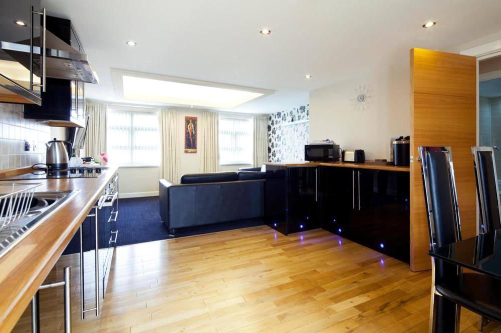 Queens Mansions: Princess Suite Blackpool Eksteriør billede